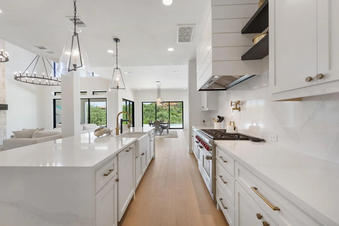 Photo of 16118 Clara Van ST