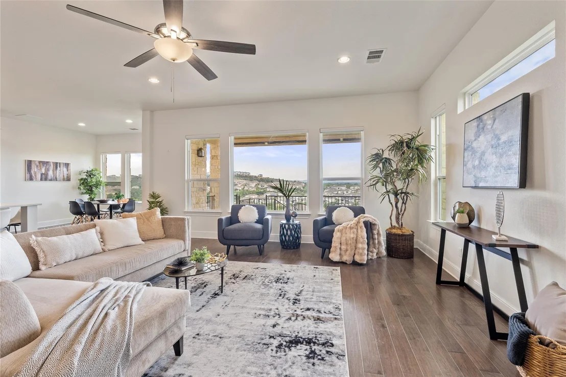 Photo of 412 Lindale CV