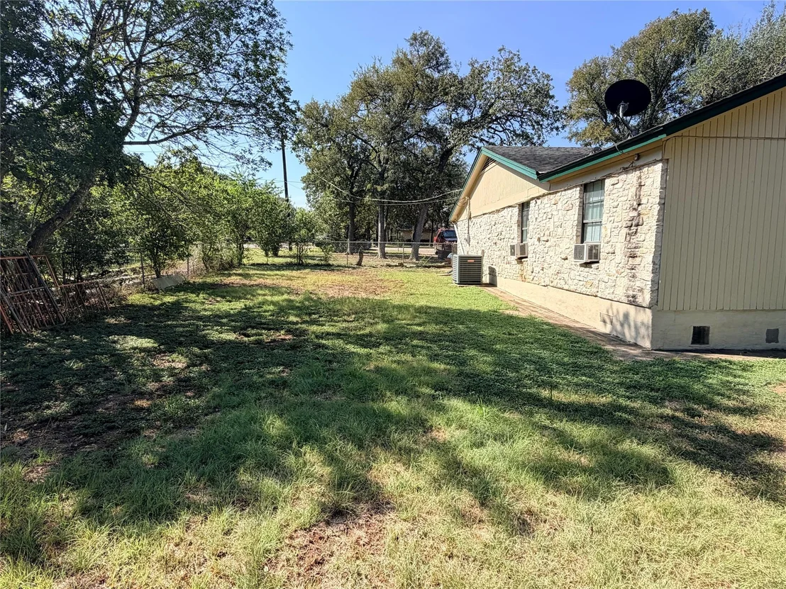 Photo of 2800 Robin RD