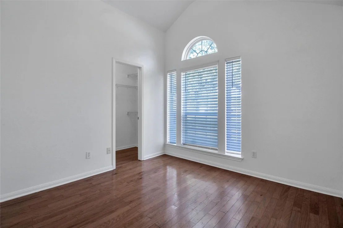 Photo of 3107 Burlington