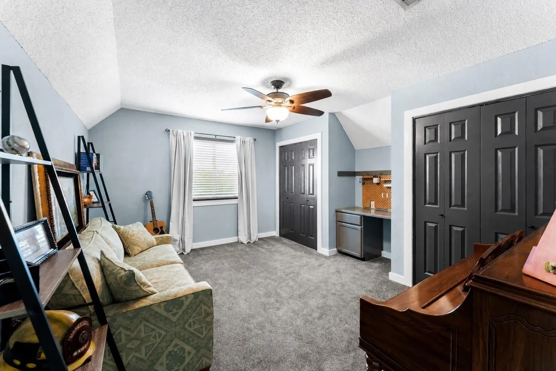 Photo of 1701 Greenlawn BLVD