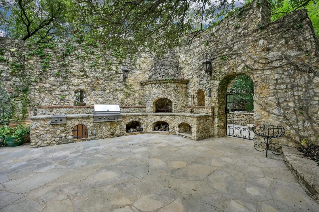 Photo of 3601 Toro Canyon RD