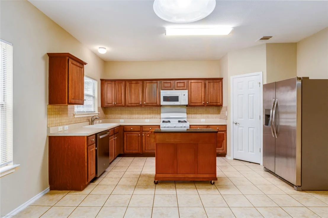 Photo of 103 Ashwood N