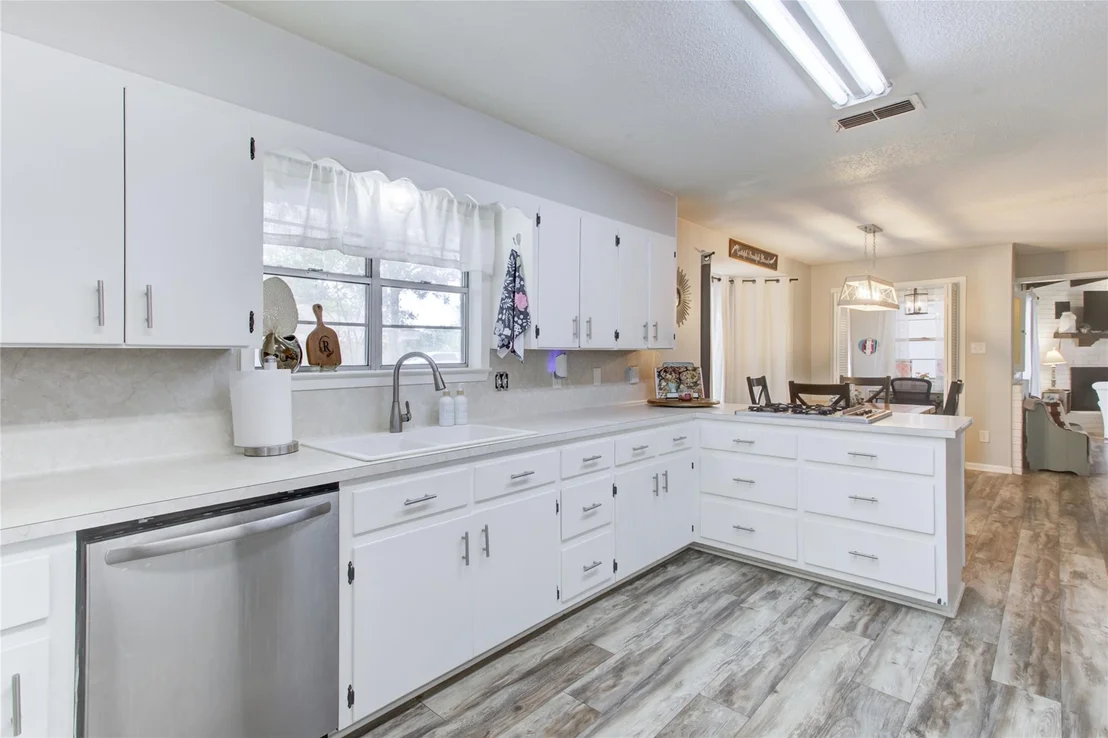 Photo of 400 N Brazos ST