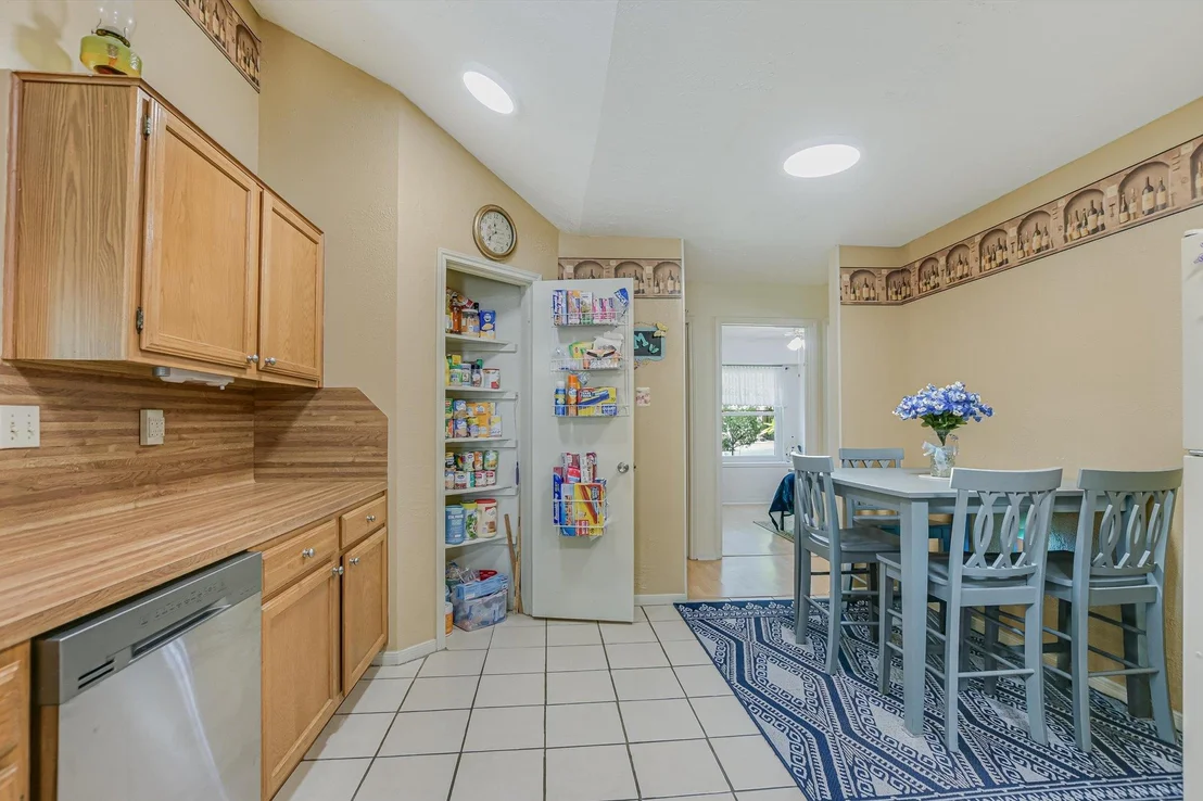 Photo of 1408 Quail Run RD