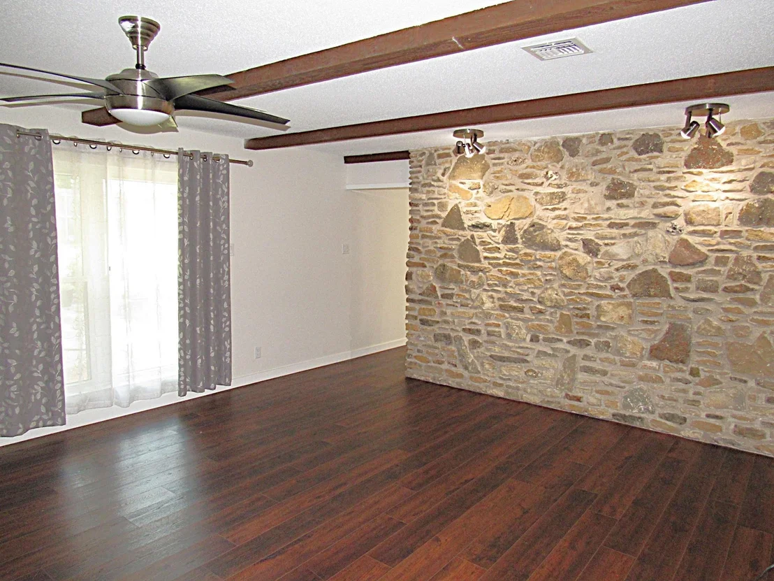 Photo of 737 Estate DR