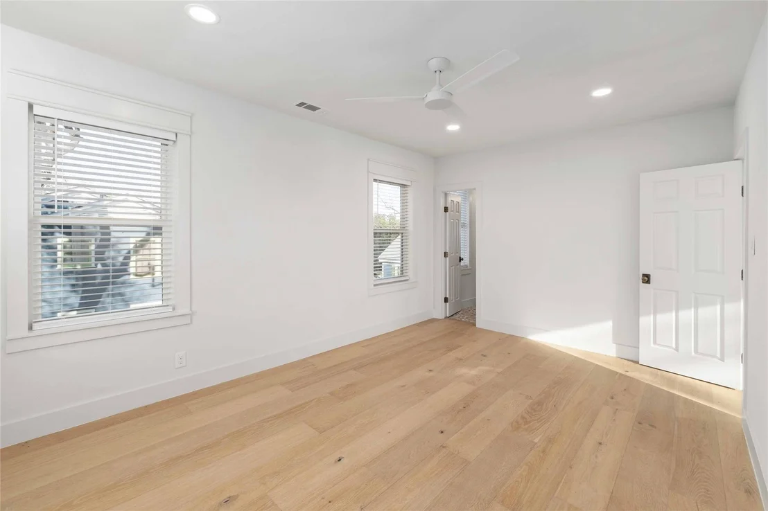 Photo of 3301 Duval ST