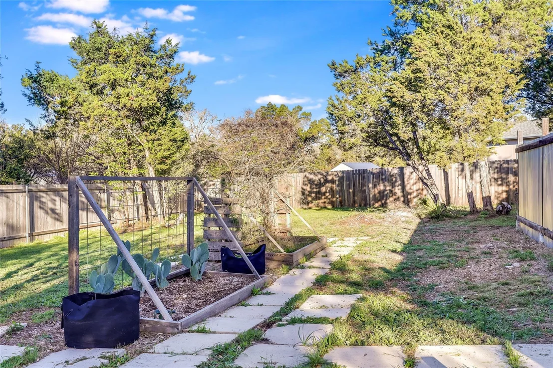 Photo of 21522 Horseshoe LOOP