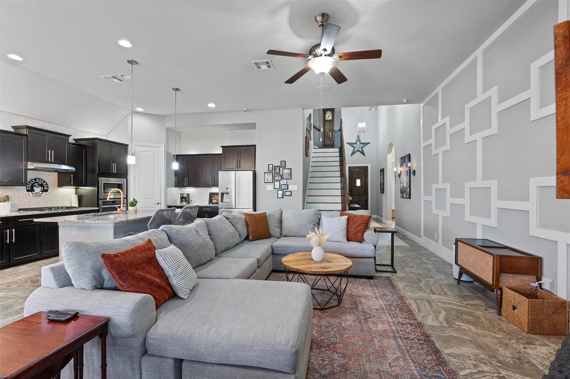 Photo of 3704 Gildas PATH