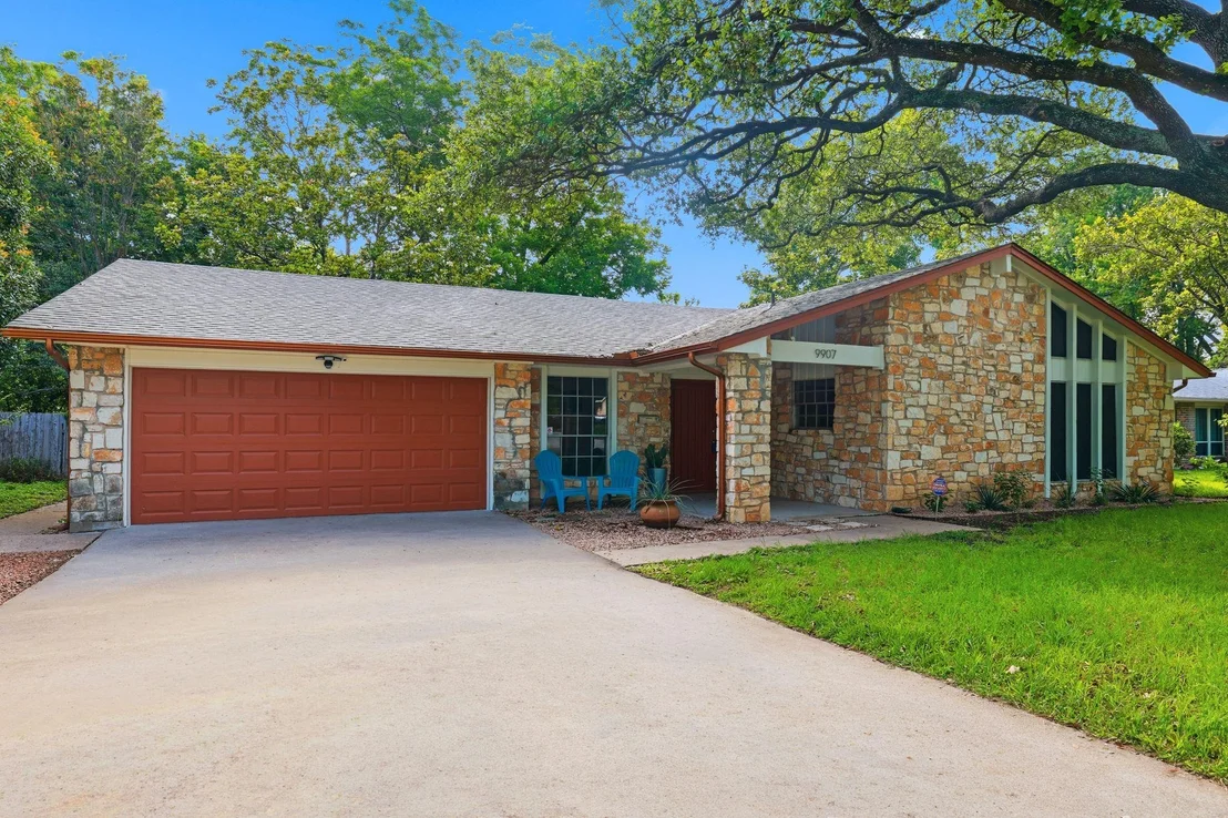 Photo of 9907 Oak Hollow DR
