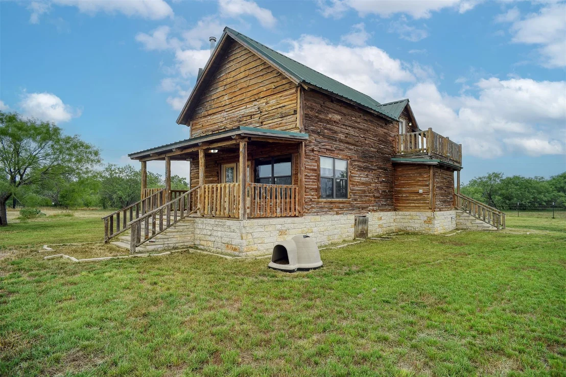 Photo of 323 CR 446