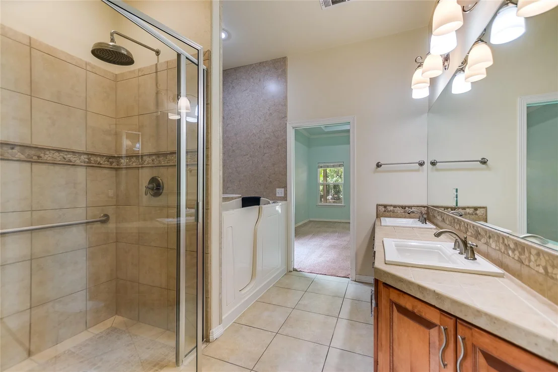 Photo of 1002 Madison CIR