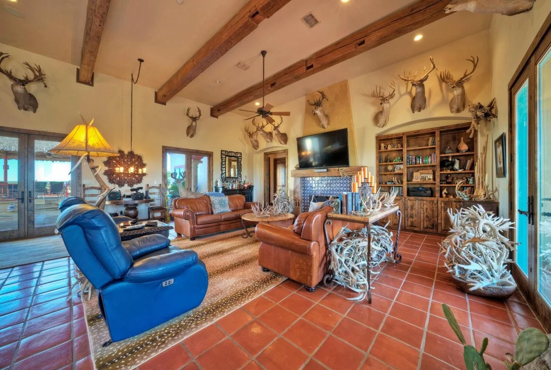Photo of 1372 Lyles Ranch RD