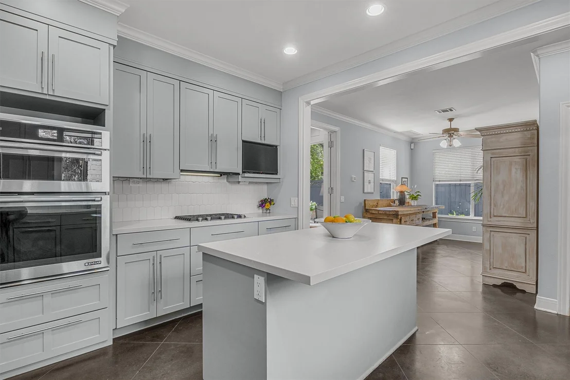 Photo of 2115 W 11th ST