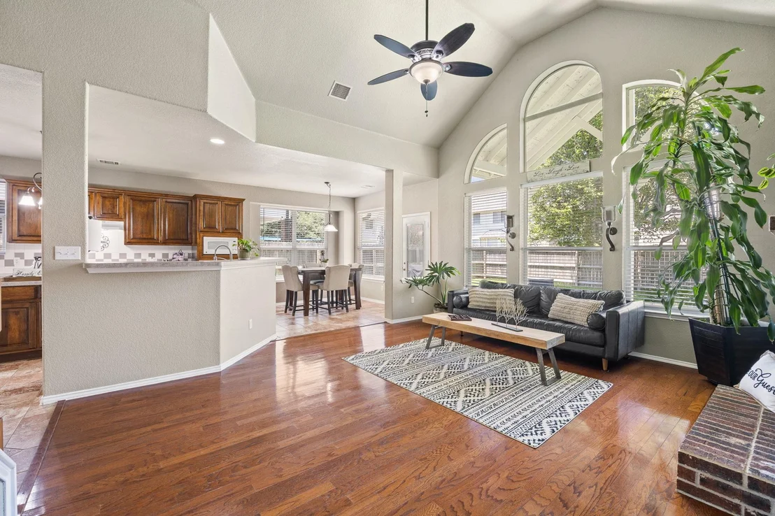 Photo of 709 Belmont DR
