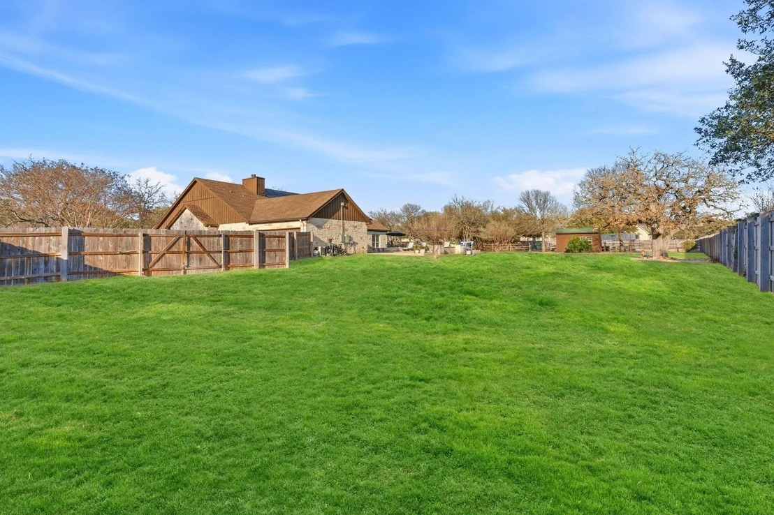 Photo of 308 Oak Plaza CV