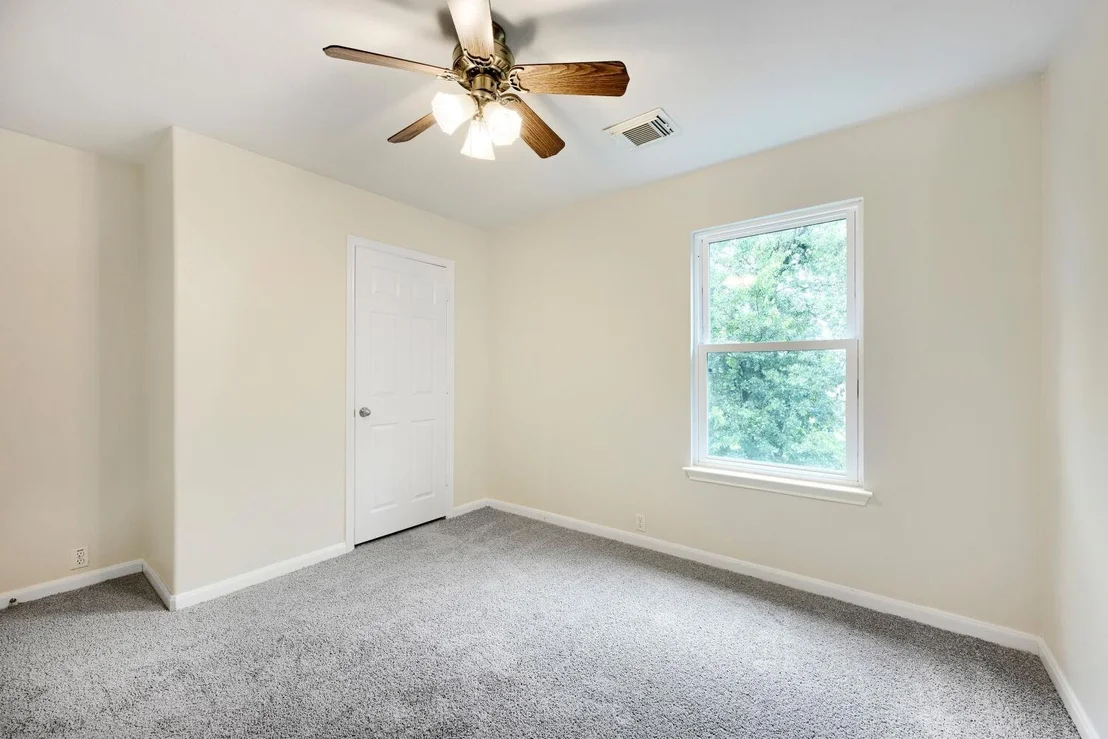 Photo of 1405 Hawk DR