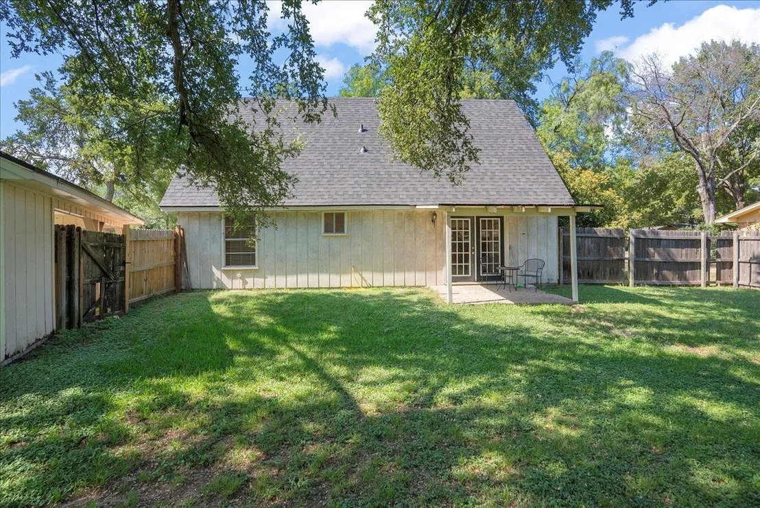 Photo of 421 Forrest LN