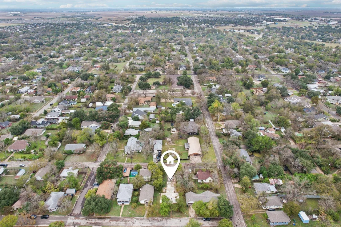 Photo of 904 James ST