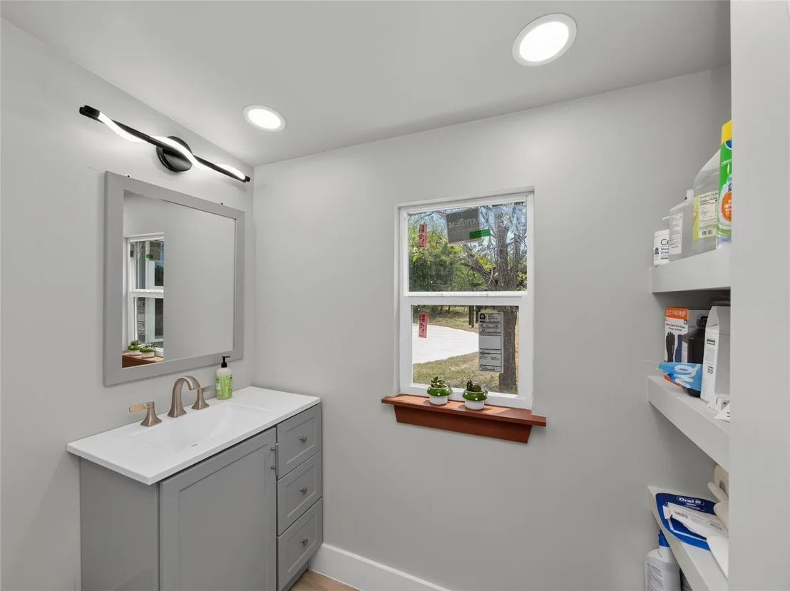 Photo of 205 River RD