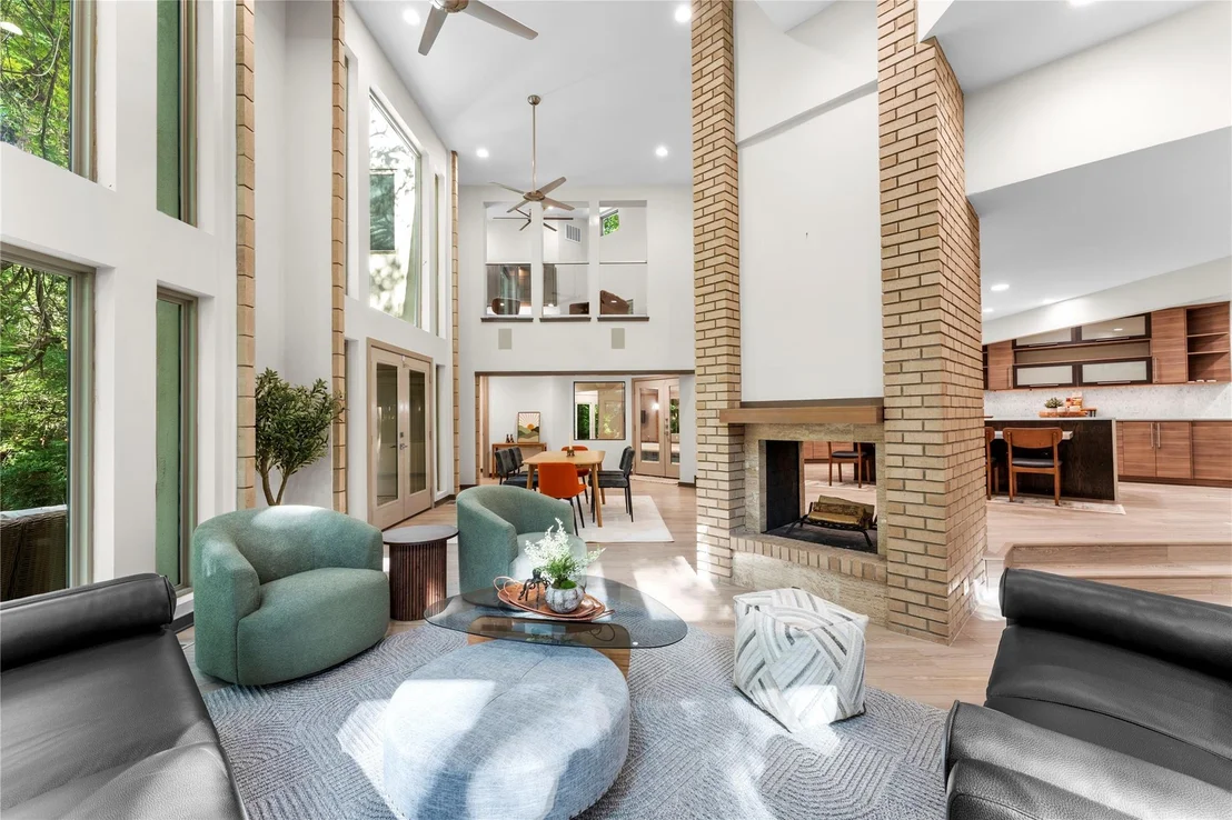 Photo of 3001 White Oak DR