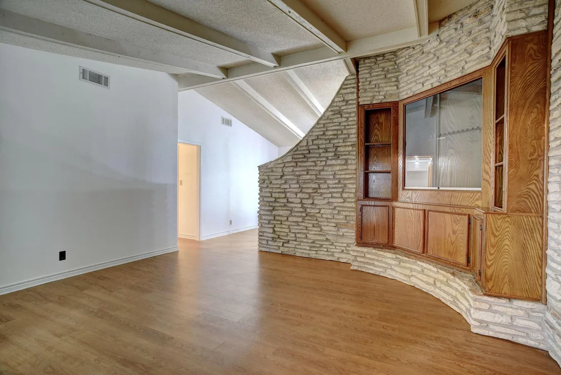 Photo of 204 Maynard ST