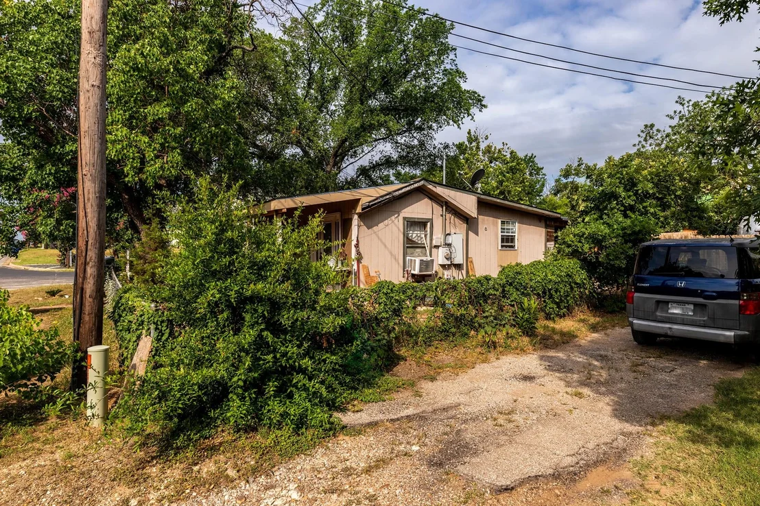 Photo of 1144 Mason Ave