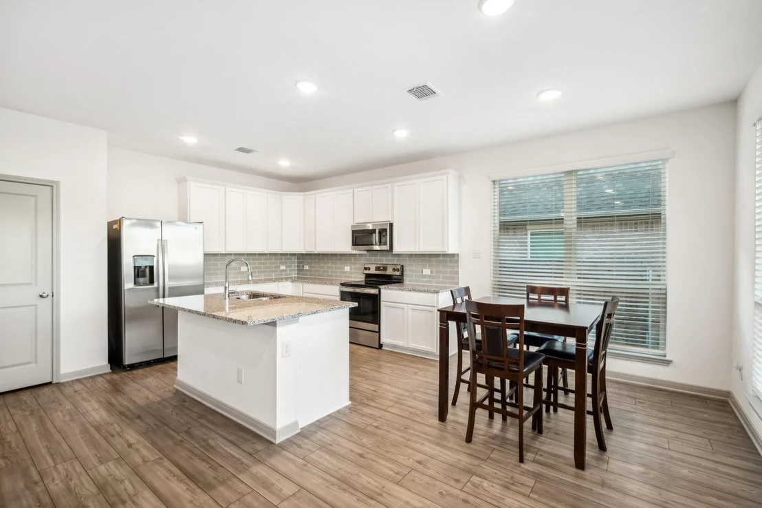 Photo of 6913 McGregor LOOP