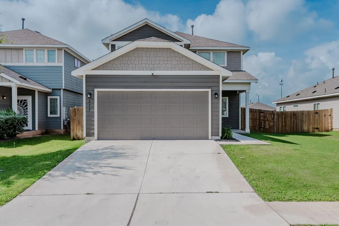 Photo of 237 Driftwood LN