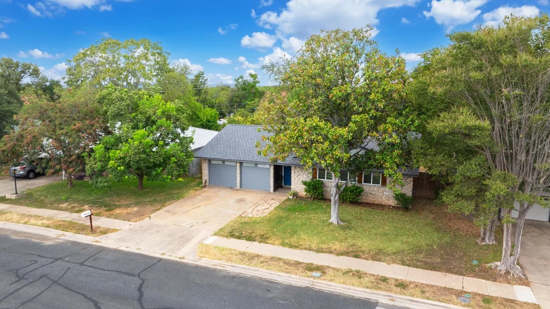 Photo of 7004 Whispering Oaks DR