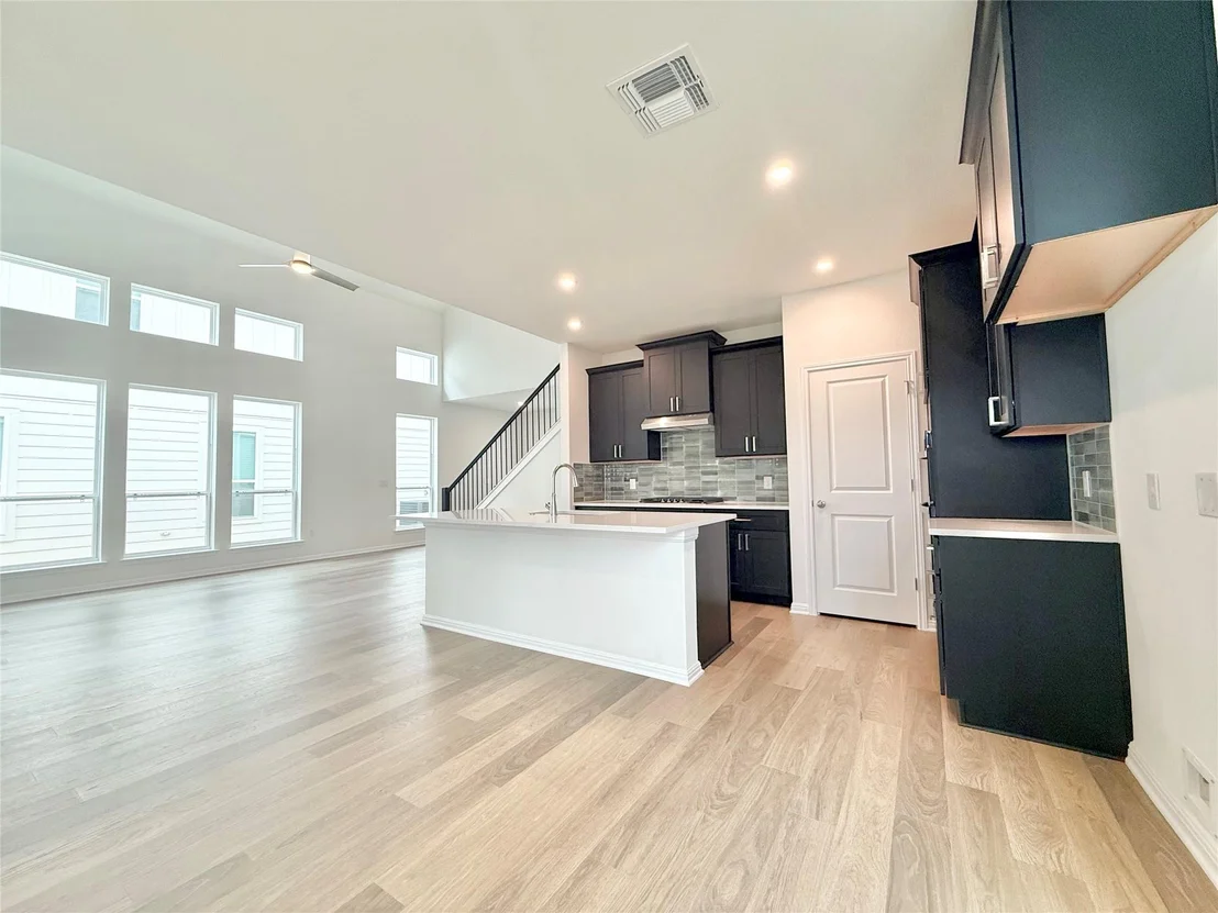Photo of 389 Young ST
