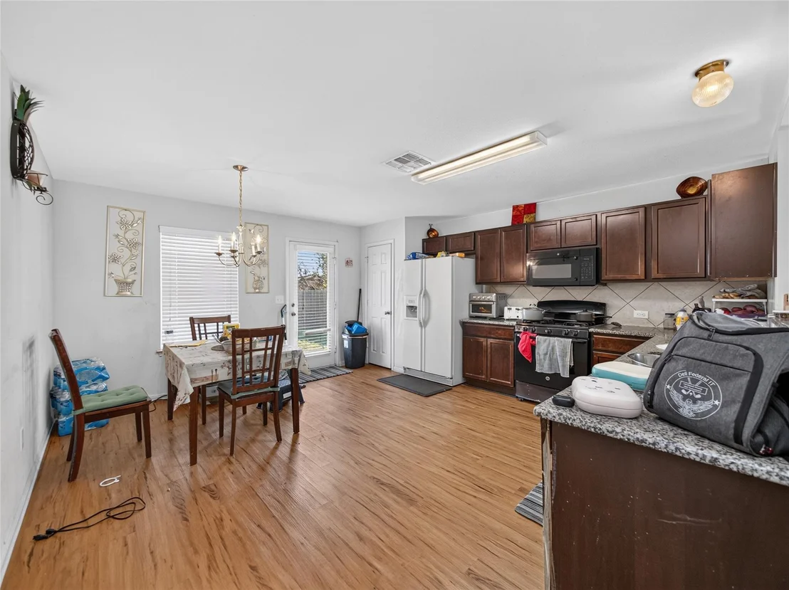 Photo of 417 Foxglove DR