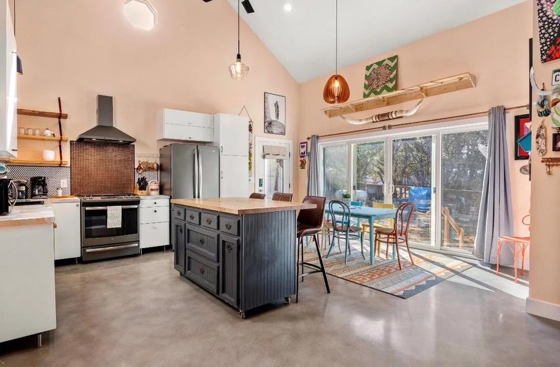 Photo of 108 Cowpoke CIR