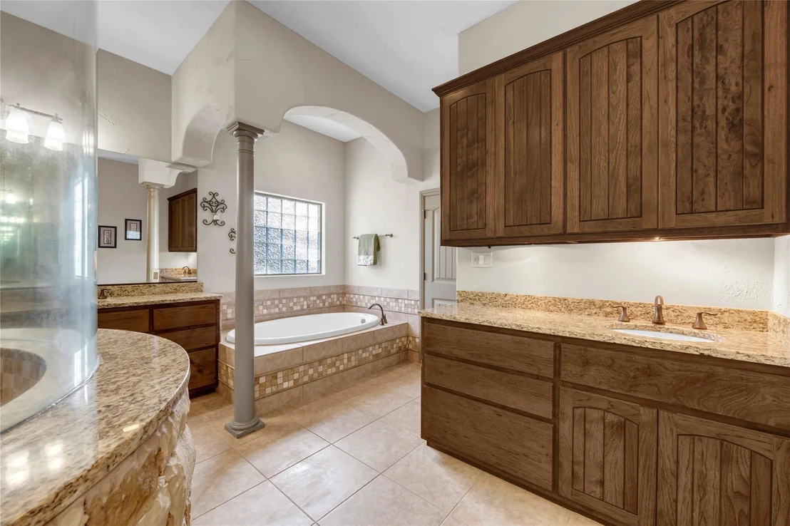 Photo of 202 Bridgepoint DR