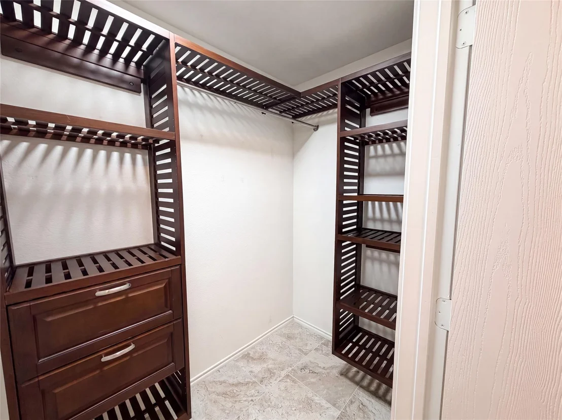 Photo of 1076 Shadow Creek BLVD