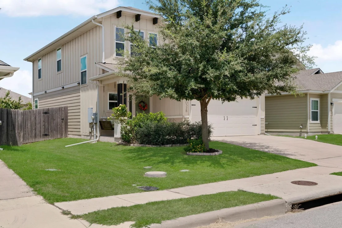 Photo of 10328 Bankhead DR