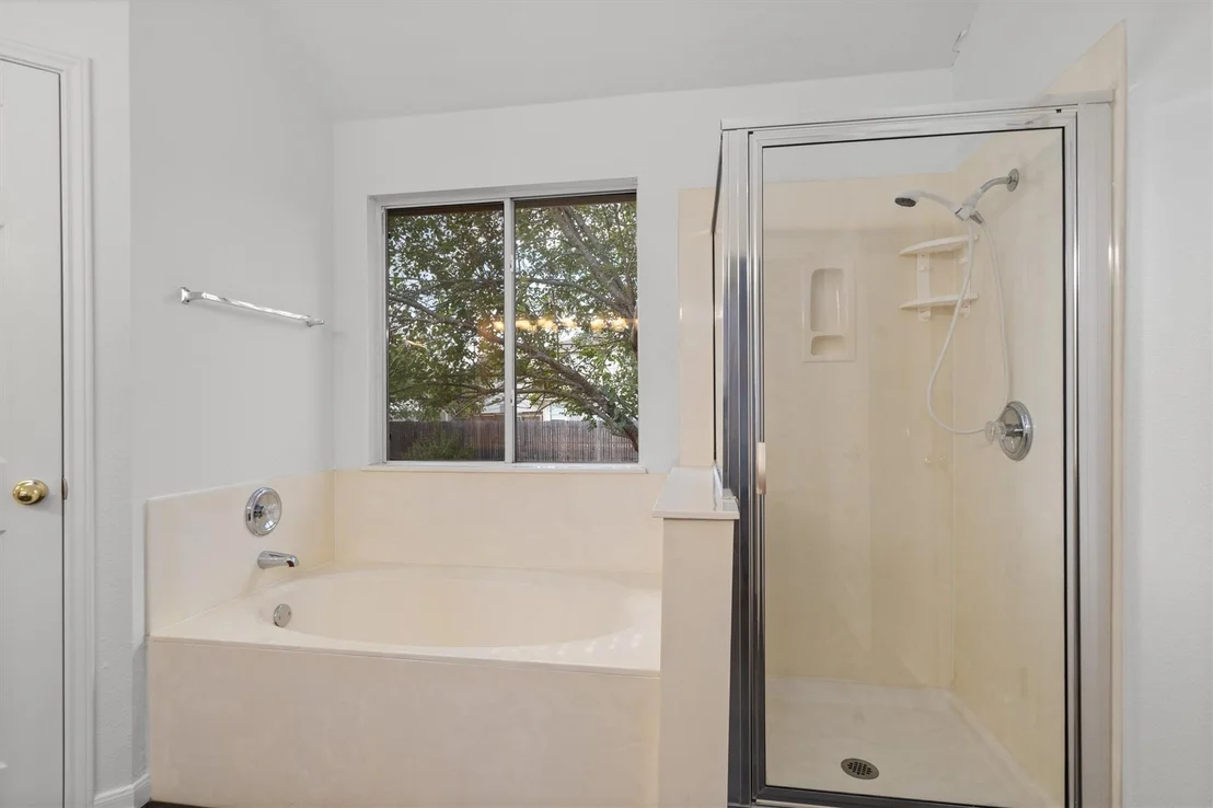Photo of 1820 Mason Creek BLVD