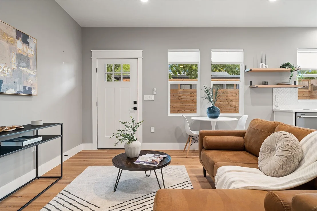 Photo of Unit 2 at 405 W North Loop BLVD