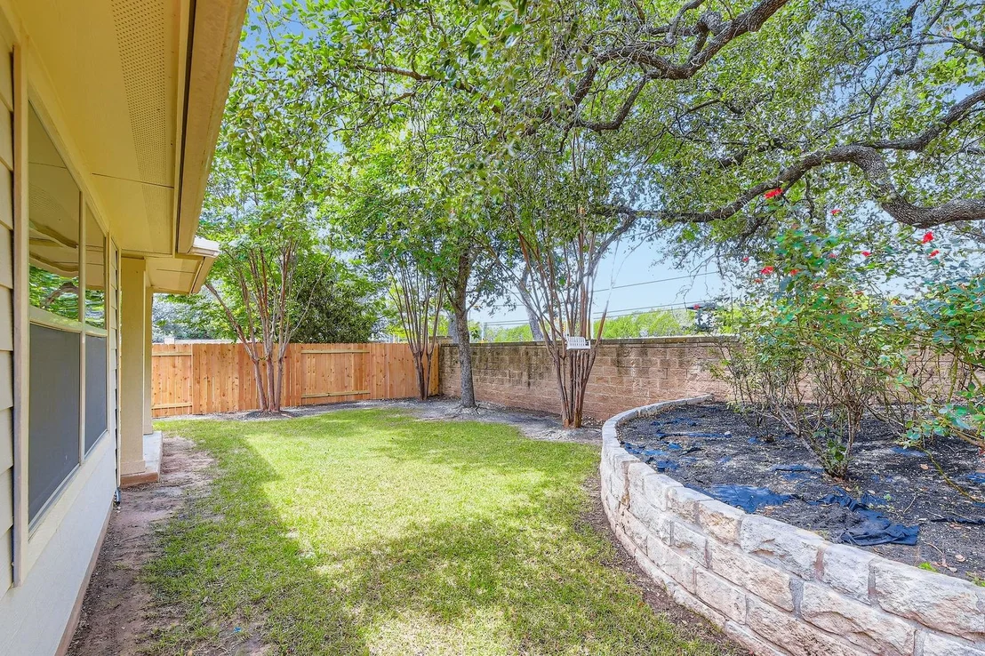 Photo of 9728 Alex LN