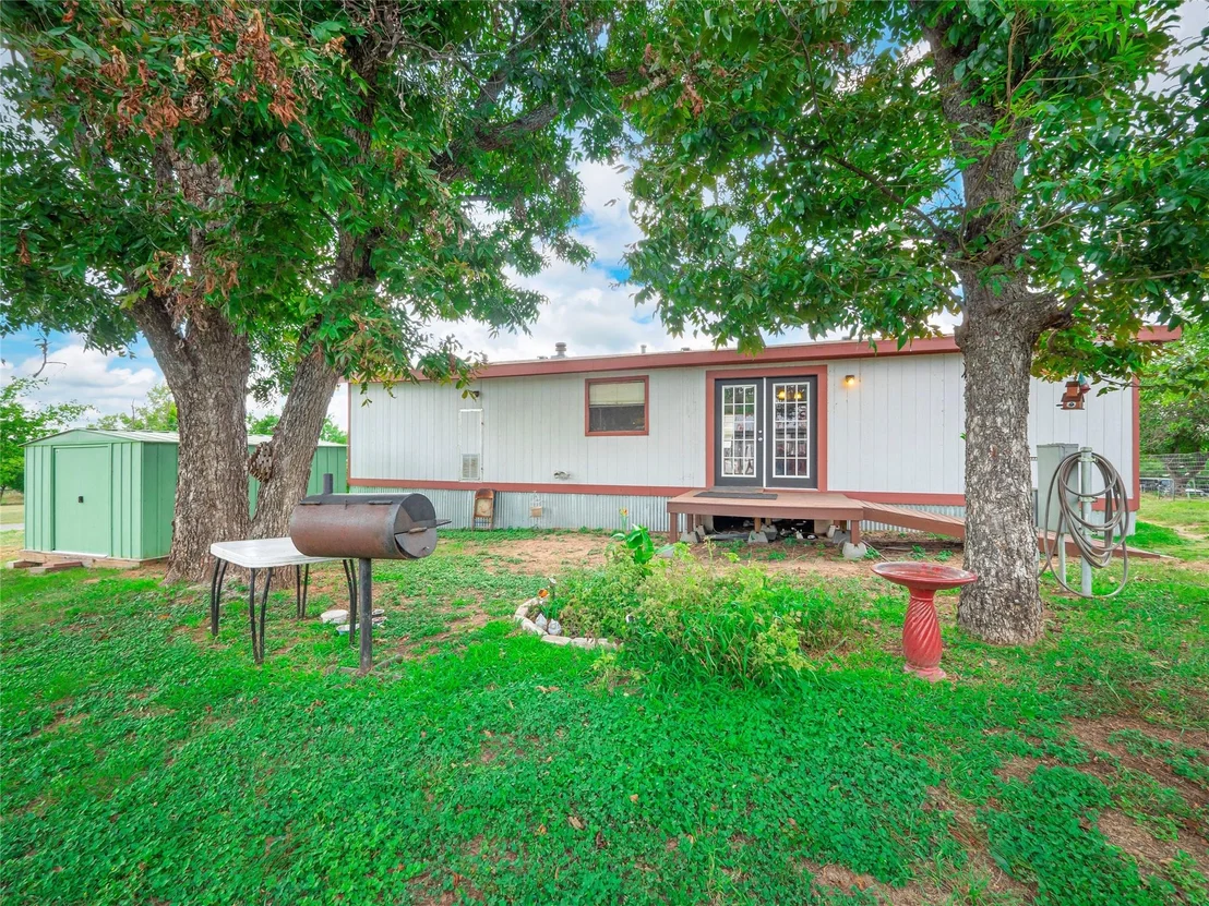 Photo of 1126 Apache DR