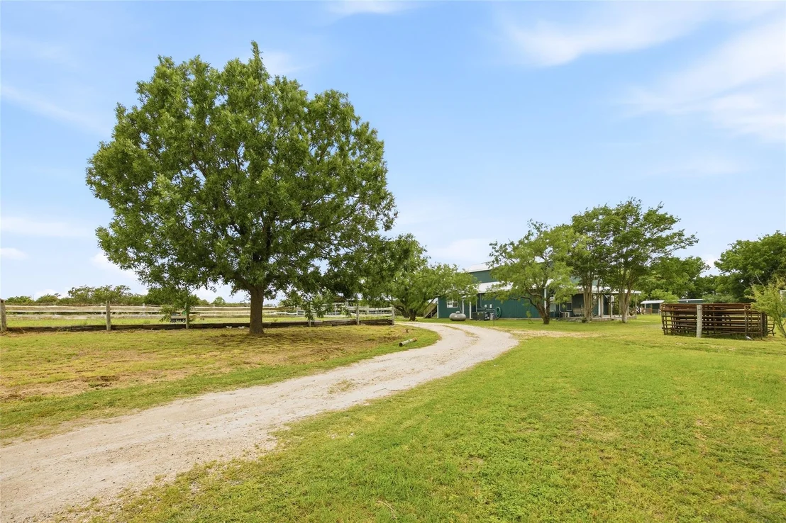 Photo of 600 Eastview DR