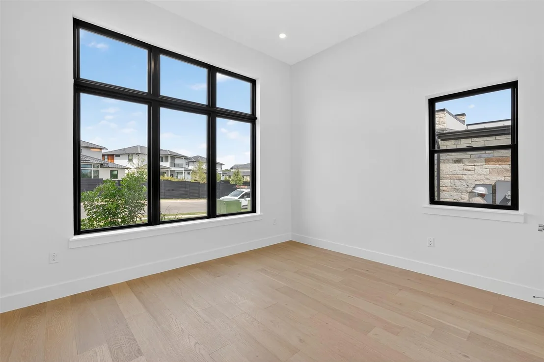 Photo of 10105 Milky Way DR