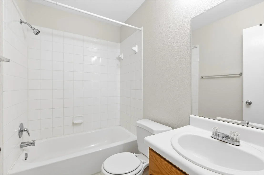 Photo of 221 Ames CV