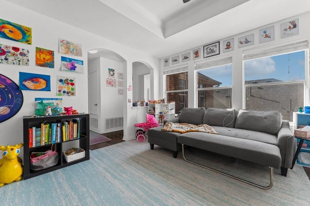 Photo of 1047 Giberson WAY