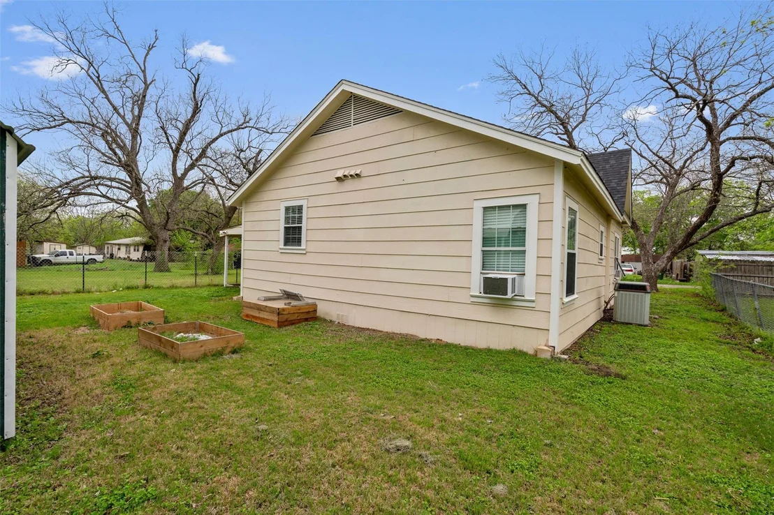 Photo of 303 Cedar ST