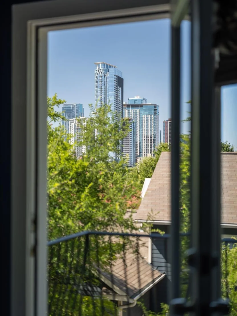 Photo of 1105 Travis Heights BLVD