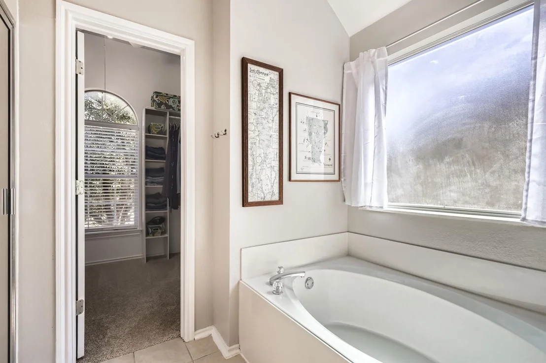 Photo of 4218 N Summercrest LOOP