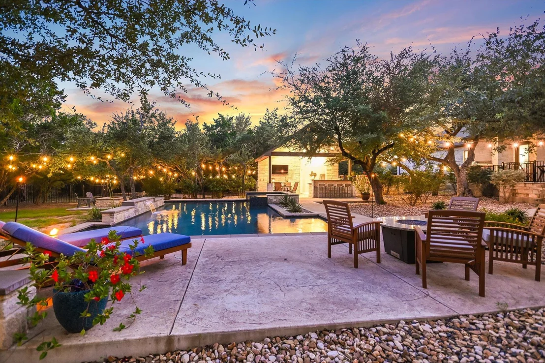 Photo of 465 Lloyd LN