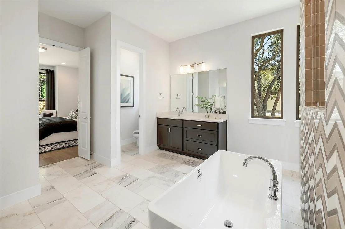 Photo of 228 Alistair DR
