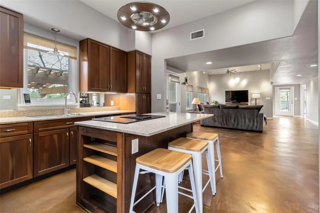 Photo of 172 William Higgins DR